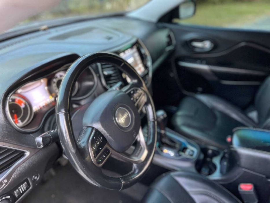 Jeep Cherokee Limited      2019