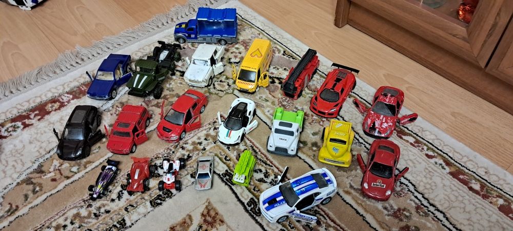 Машинки металеві лот набір