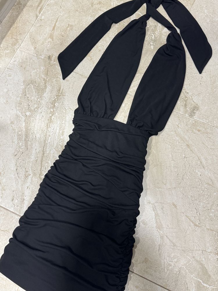 Коротка чорна сукня zara/зара