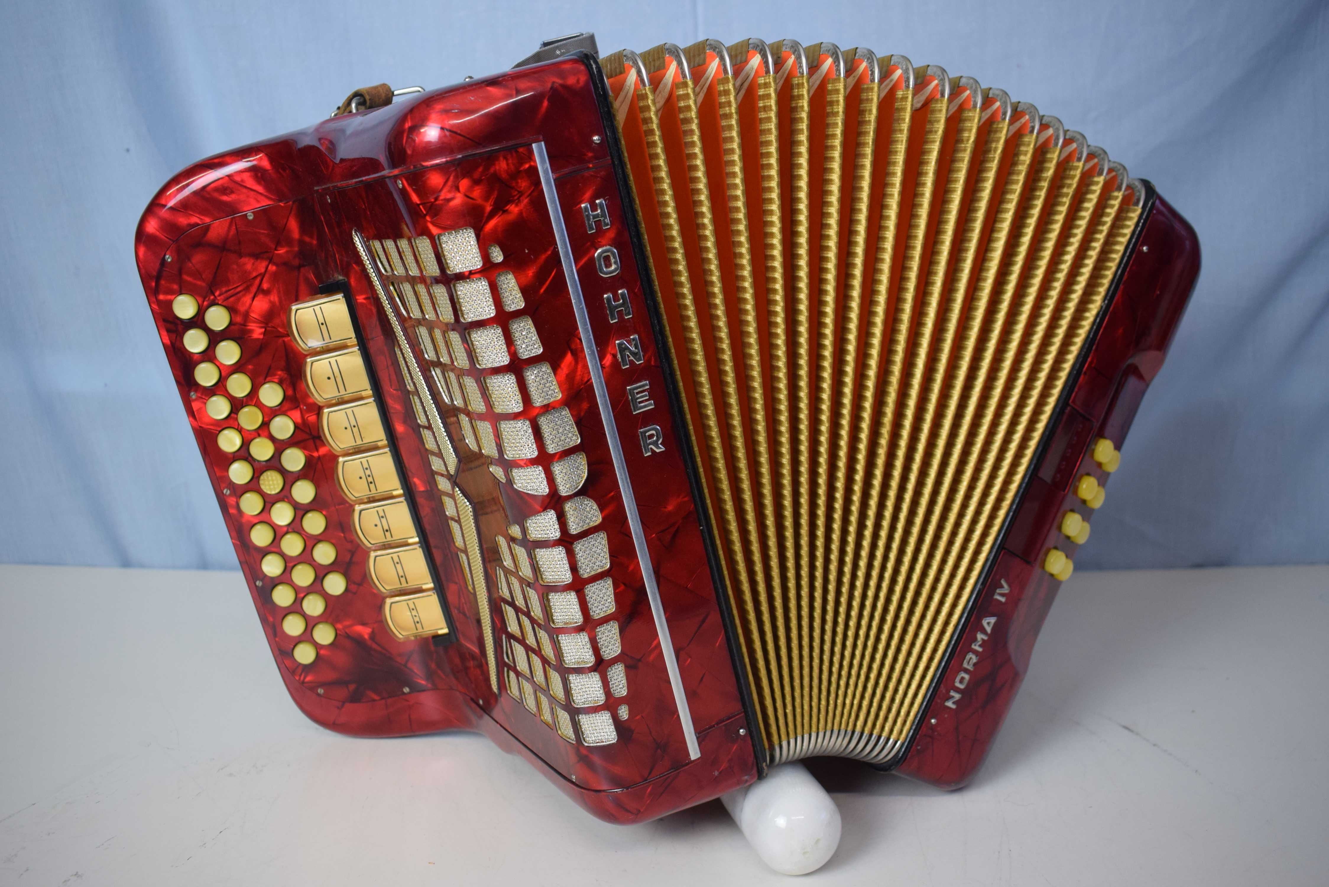 Hohner Norma IV 4 Voz. Com Mala