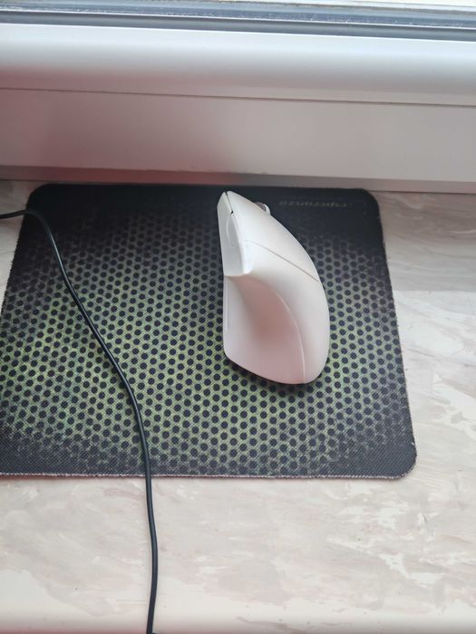 Laptop metalowy gamingowy MSI 8 rdzeni i5 16gb Ram 512gb SSD