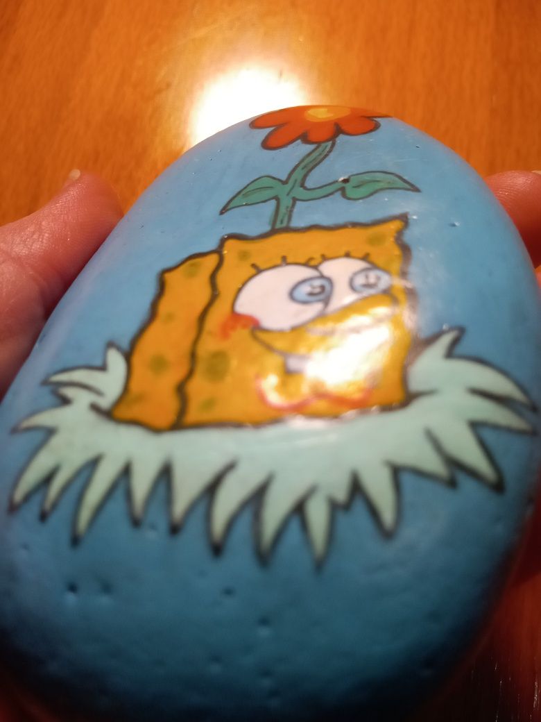 Pedra pisa-papéis pintada à mão SpongeBob