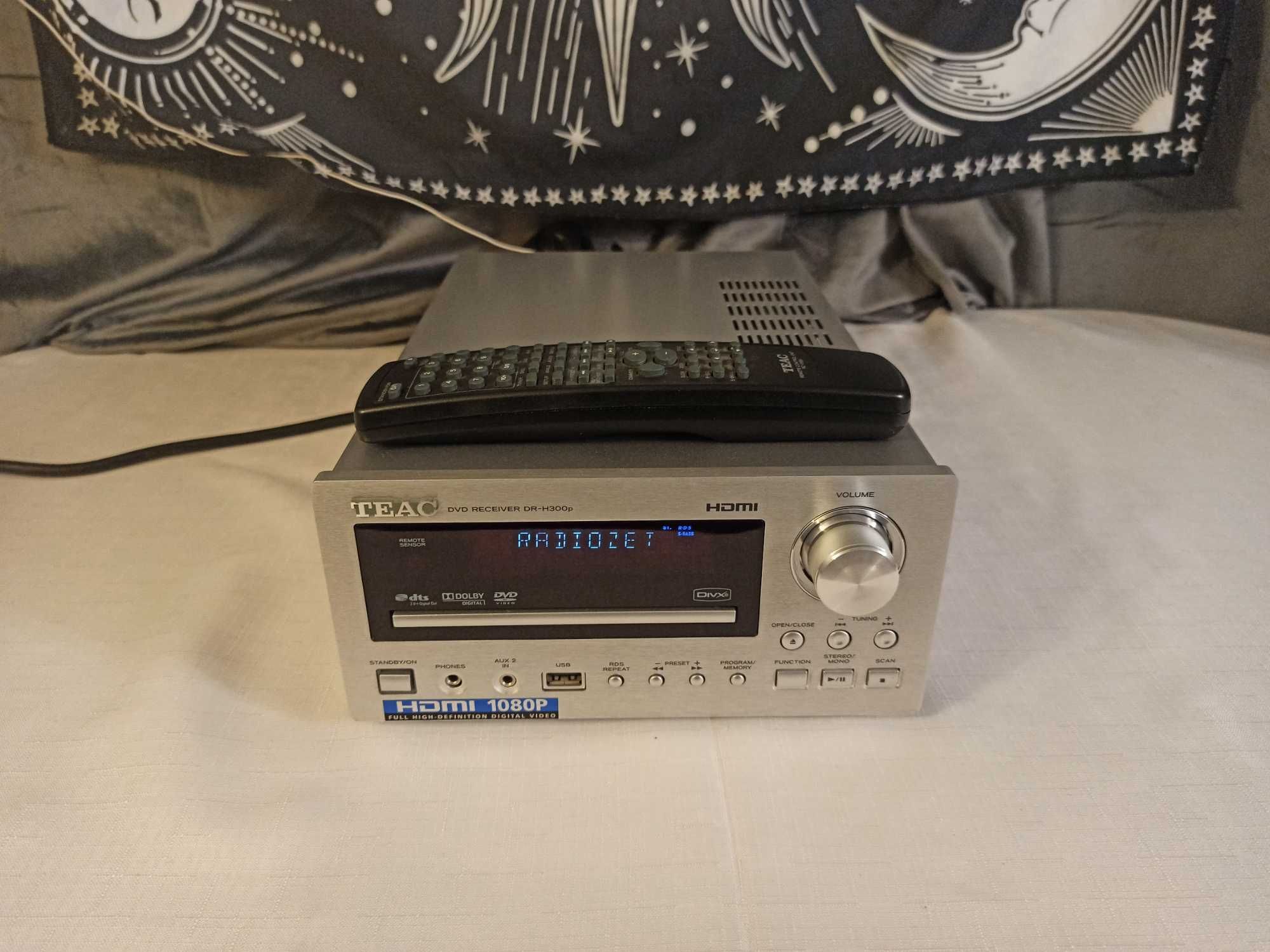 Amplituner z odtwarzaczem CD TEAC DR-H300p USB z pilotem