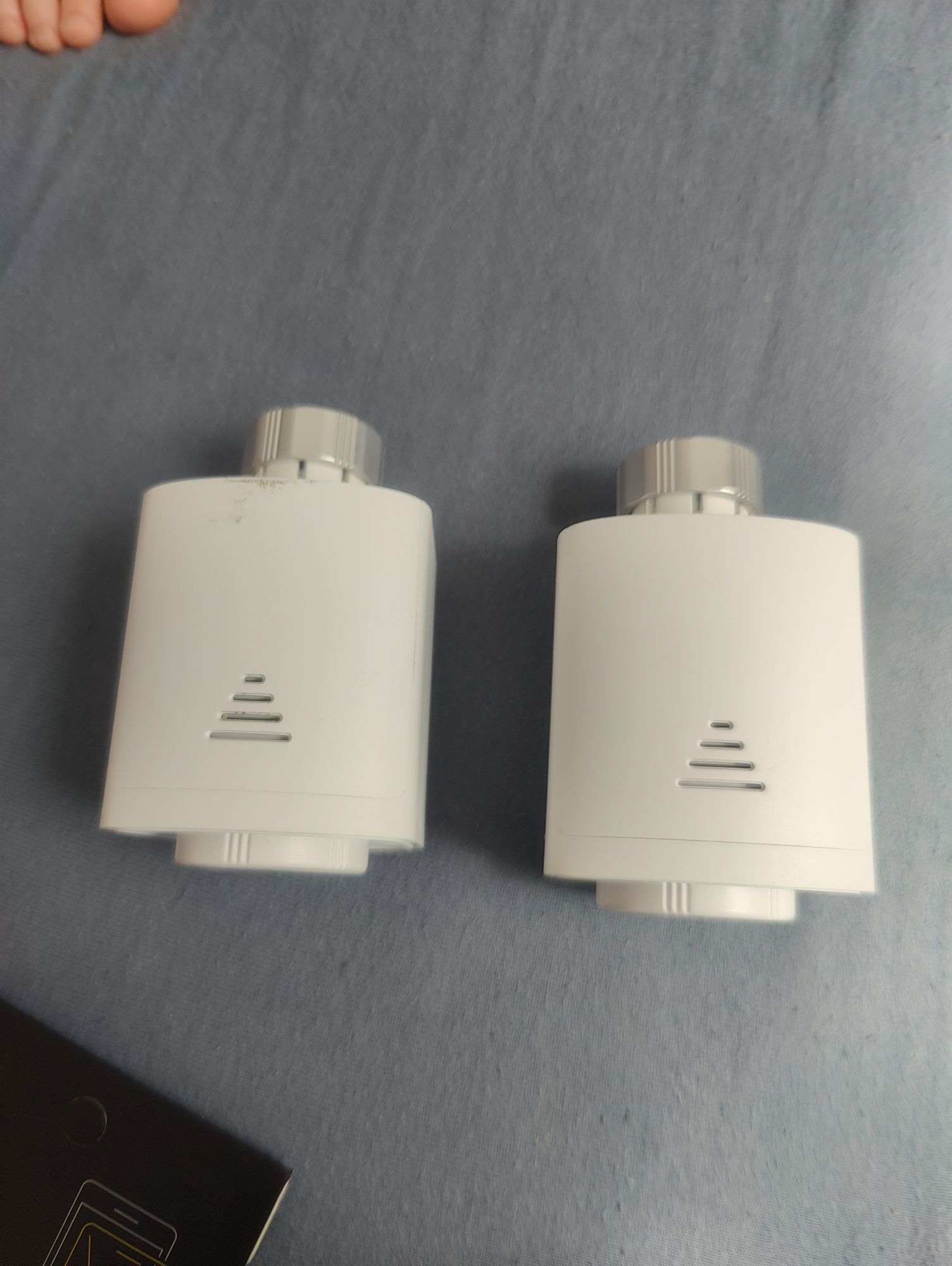 Termostaty elektroniczne do kaloryfera +adaptery