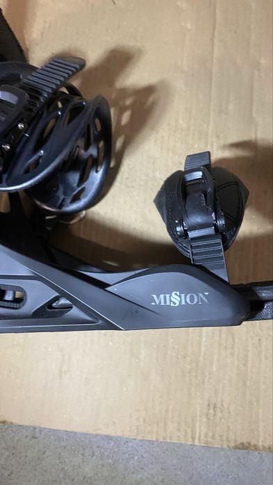 Deska snowboardowa Firefly Furious 161 plus wiazania Birton Mission