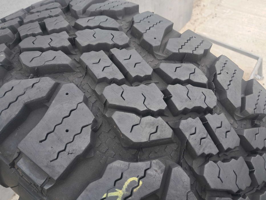 Резина всесезонна, одиночка, 315/70 R17 Good Year Wranglel Duratrac