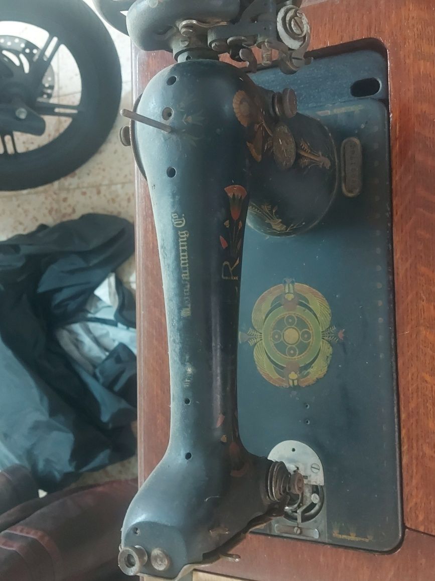 Maquina de Costura Singer (antiga)