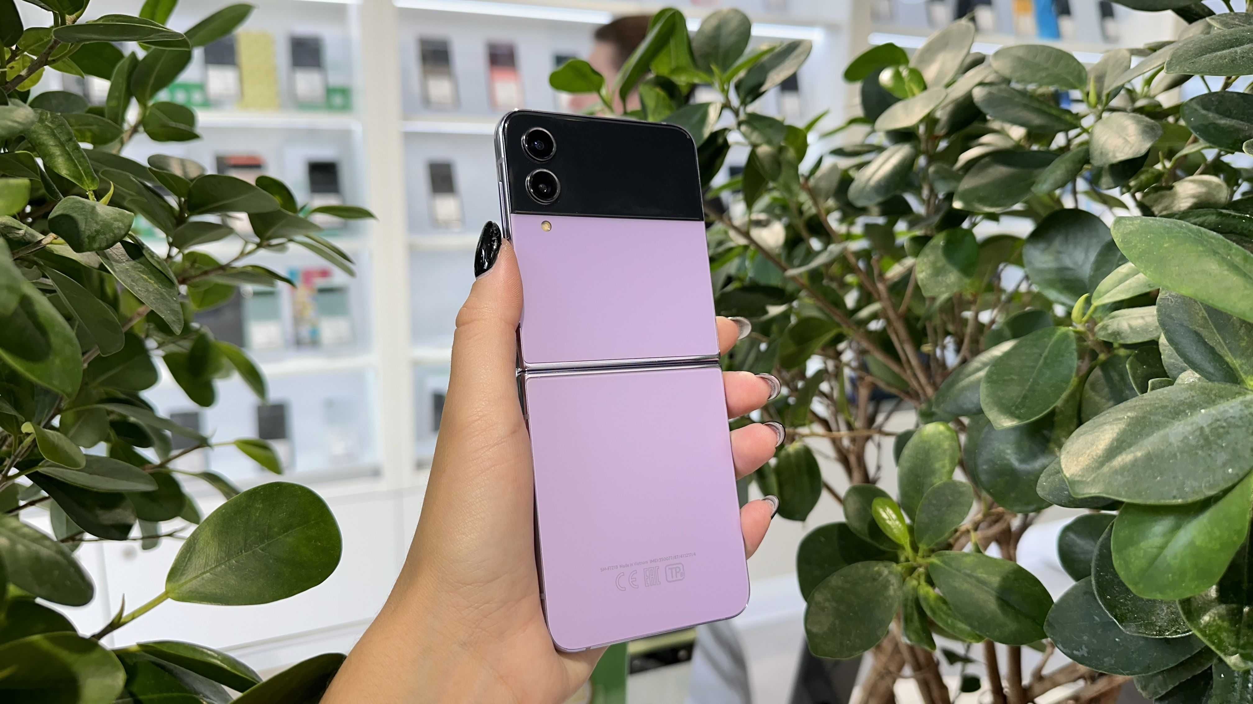 Оплата частинами 0% Samsung Galaxy Z Flip4 8/128GB Bora Purple TradeIn