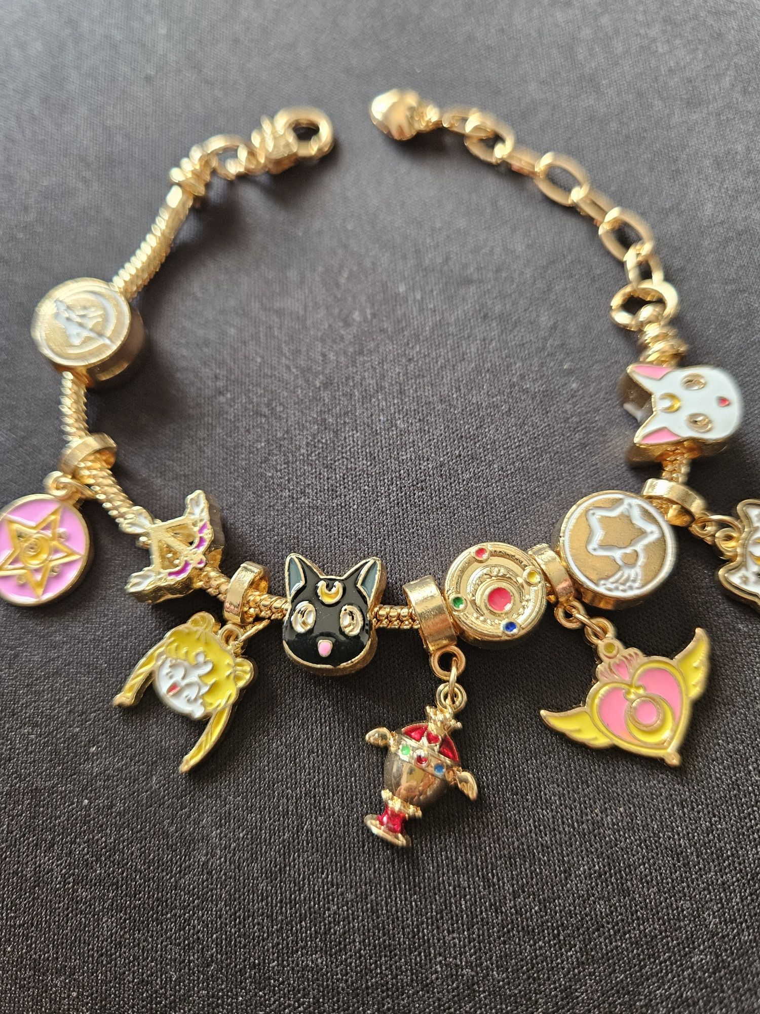 Sailor moon - pulseira dourada com 11 contas