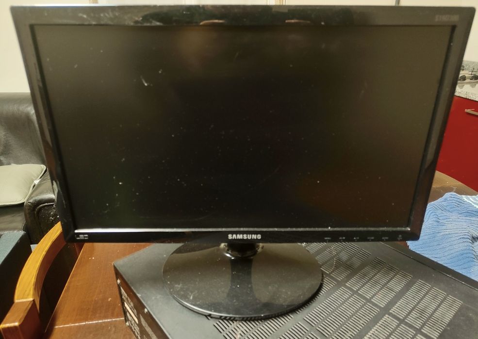 Samsung S19D300 – Monitor 19″ – Funciona bem