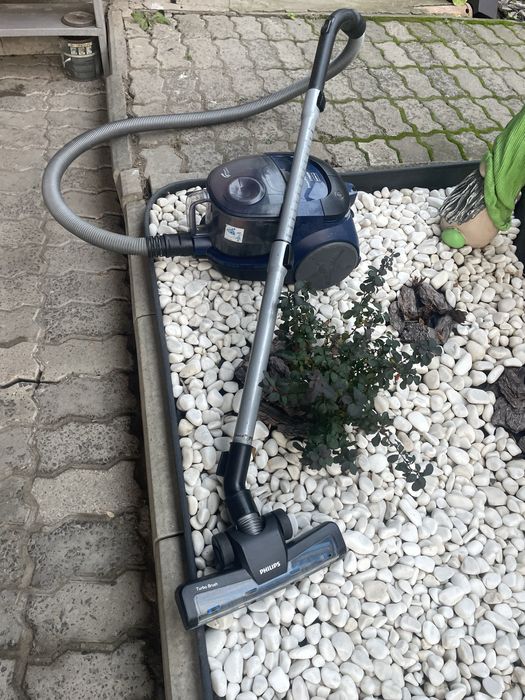 Продам отличный пылесос .Philips