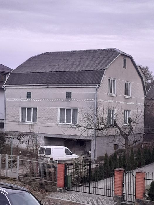 Продаж будинку, Пустомити