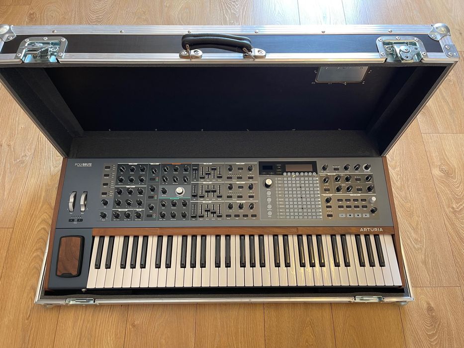 Arturia Polybrute syntezator analogowy + case