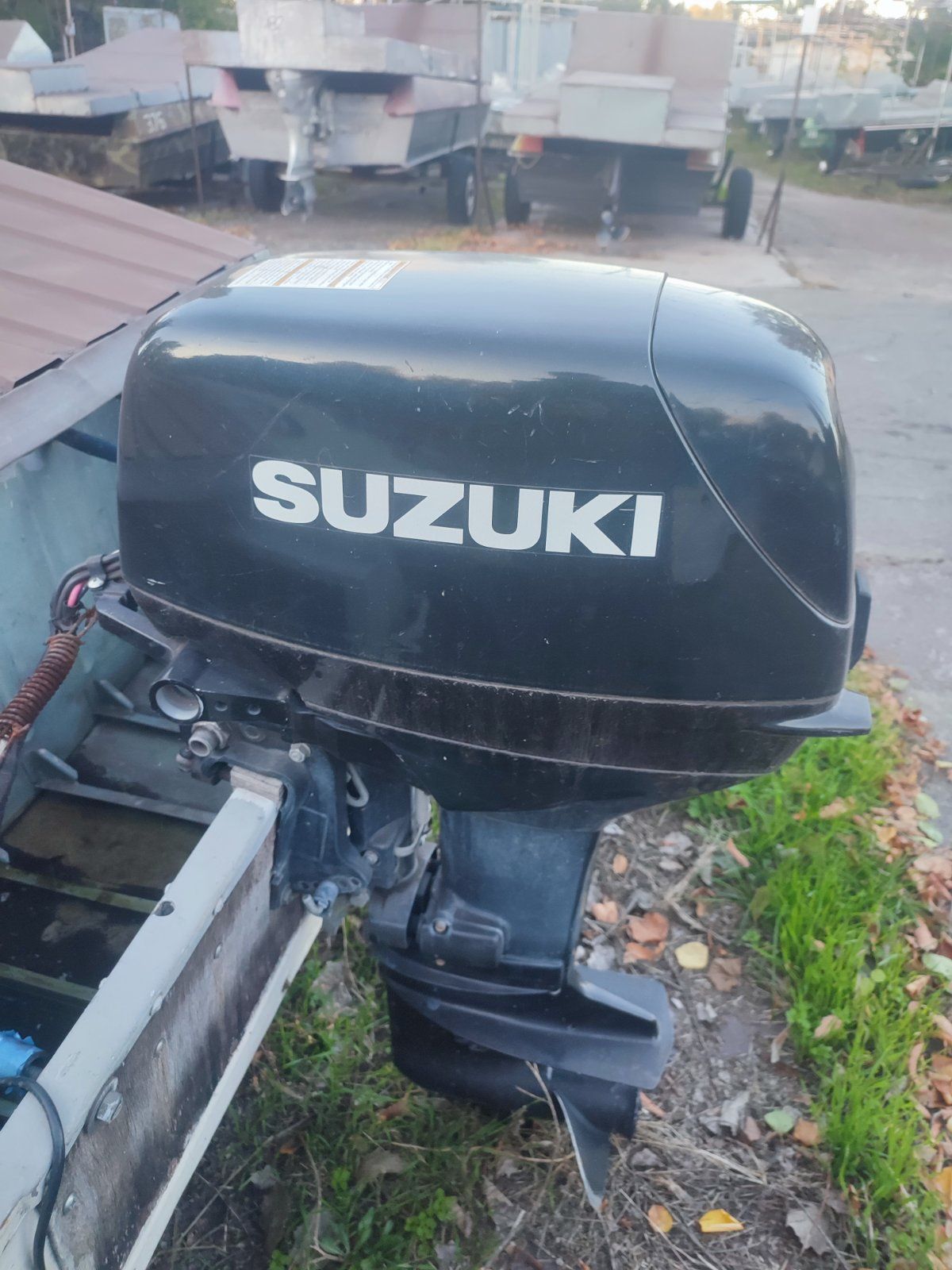 Продам лодку Крым с двигателем Suzuki 30