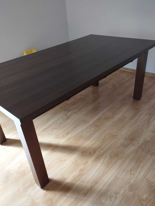 Stół do salonu drewniany