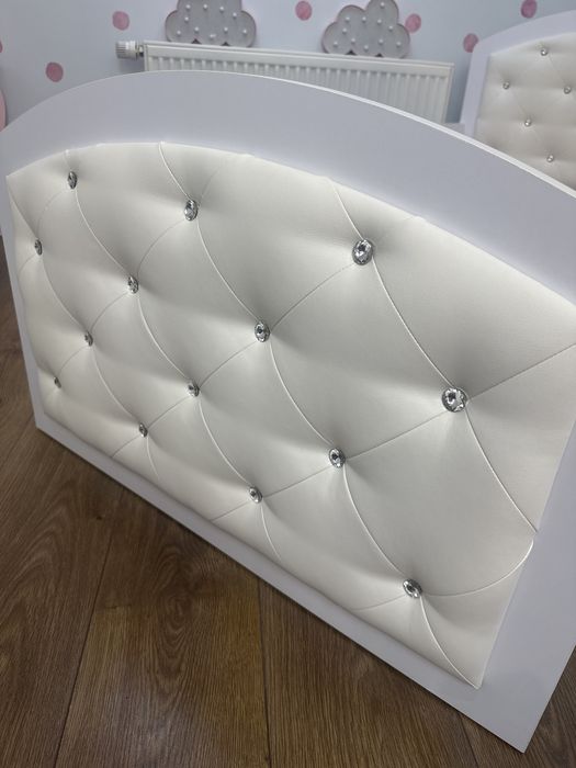 Sprzedam łóżko dla dziewczynki