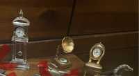 Trzy miniaturowe zegarki kolekcjonerskie