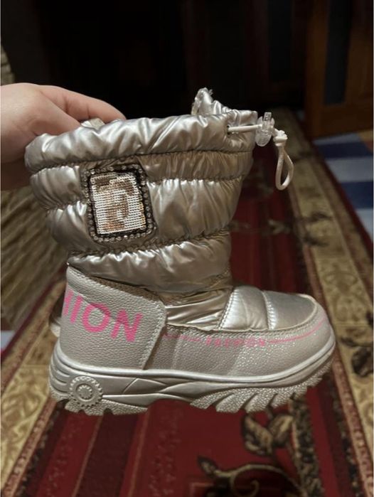 Продам дуже тепленькі чобітки