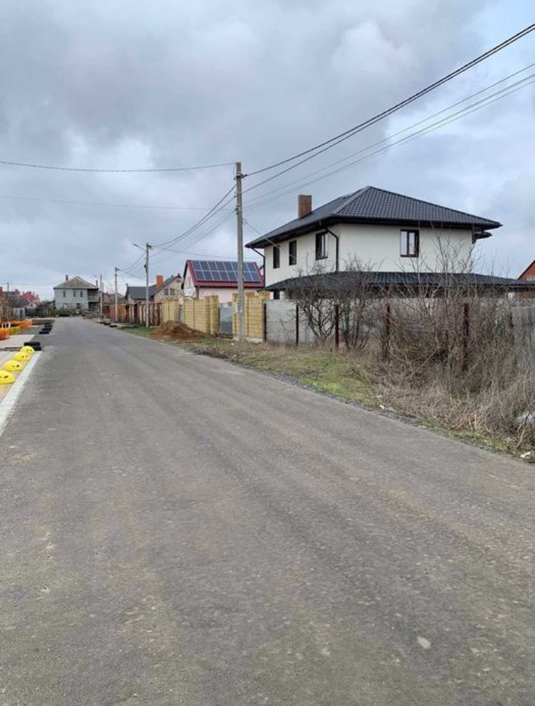 село Нові Петрівці земельна ділянка, асфальтований під’їзд