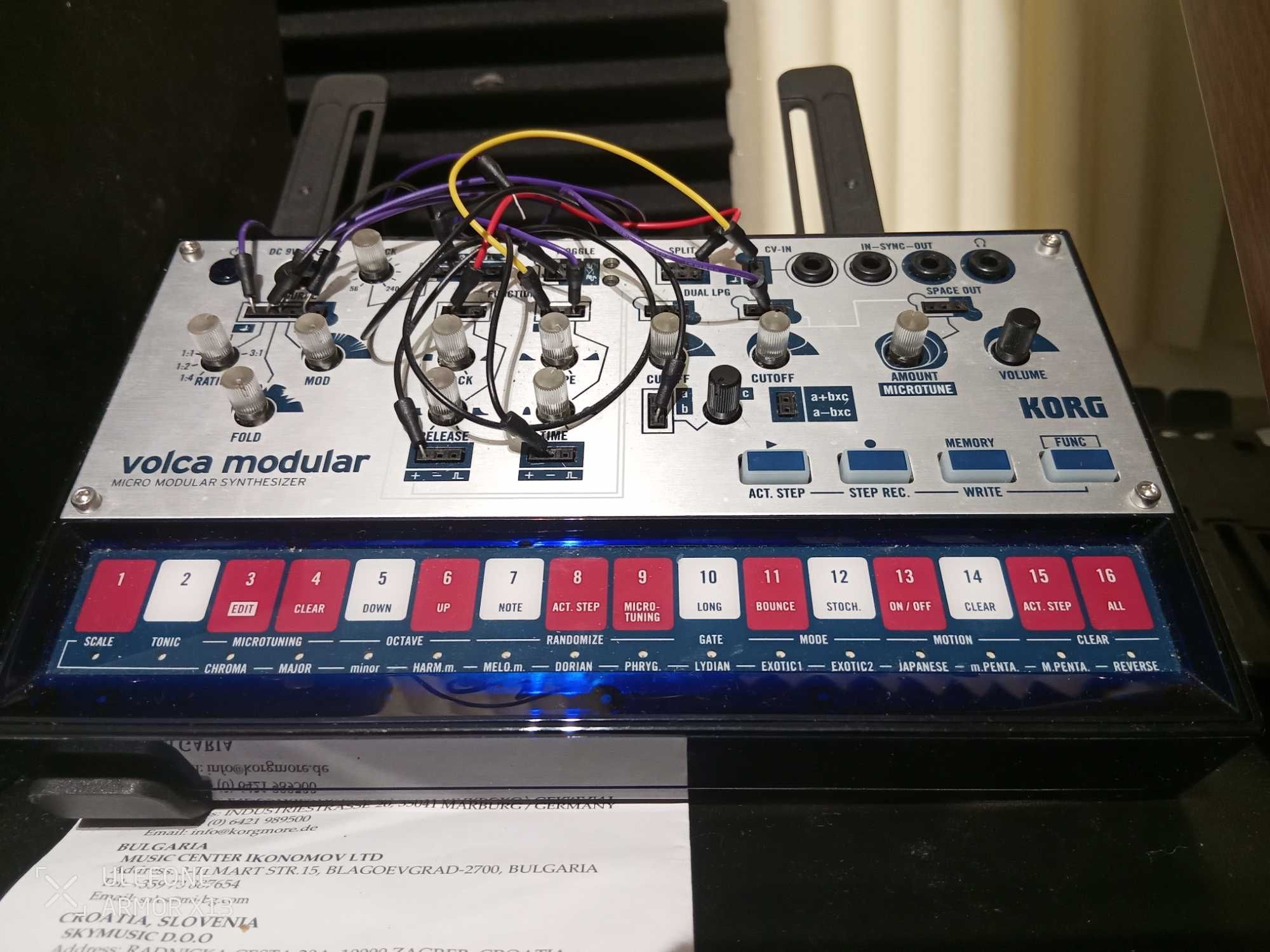 Sintetizadores analógicos e digitais Arturia Korg, Behringer Roland
