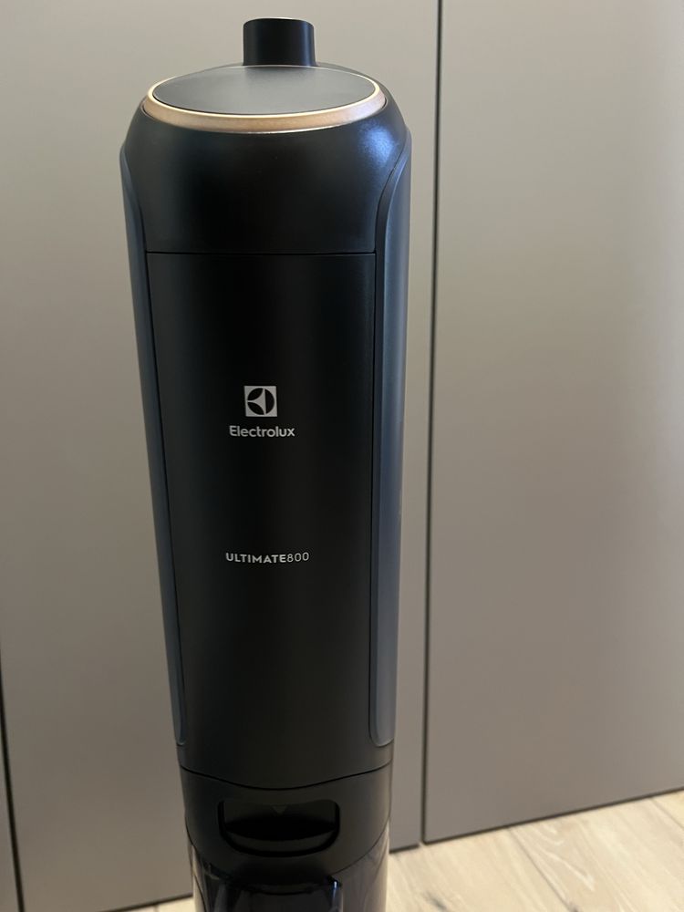 Nowy odkurzacz Electrolux EW81U3DB Aqua Ultimate 800 Wet&Dry