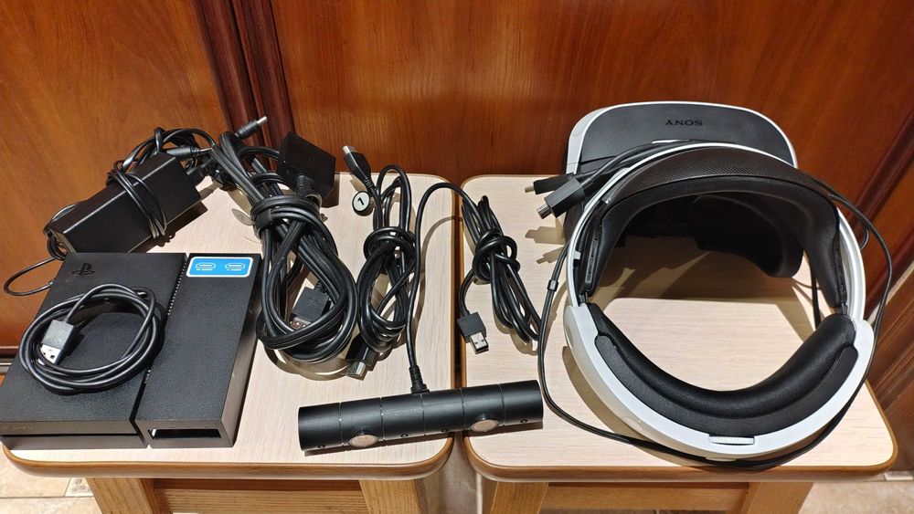 Окуляри, Шолом віртуальної реальності Sony VR до PlayStation