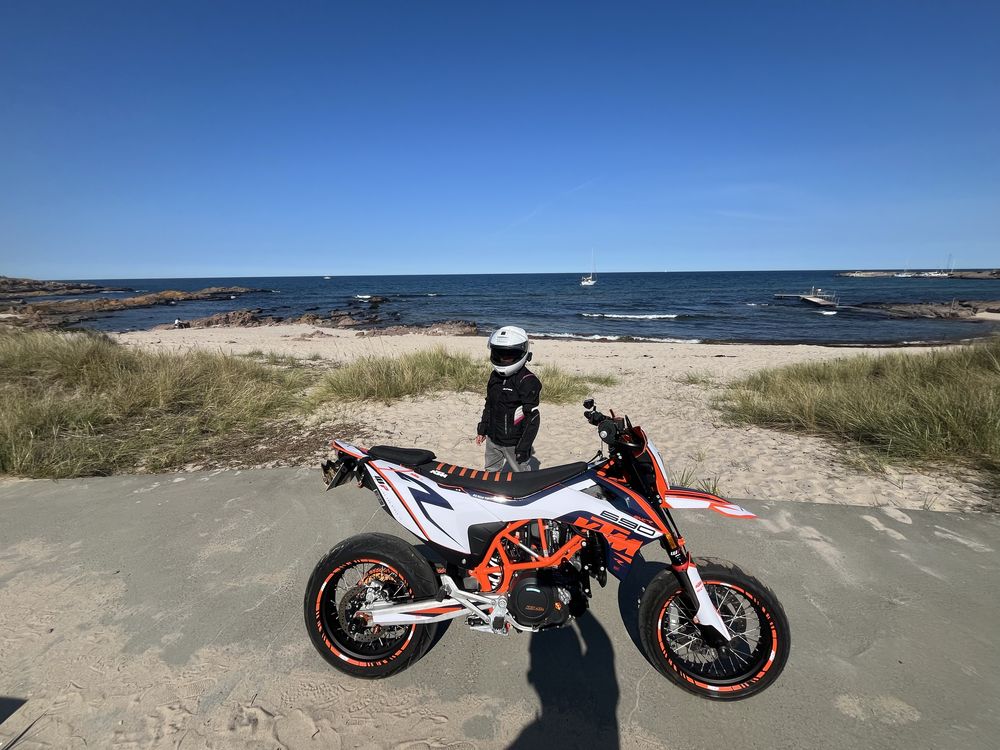Ktm 690 smc r 2023 6tys.km super stan!! Supermoto 701 husqvarna