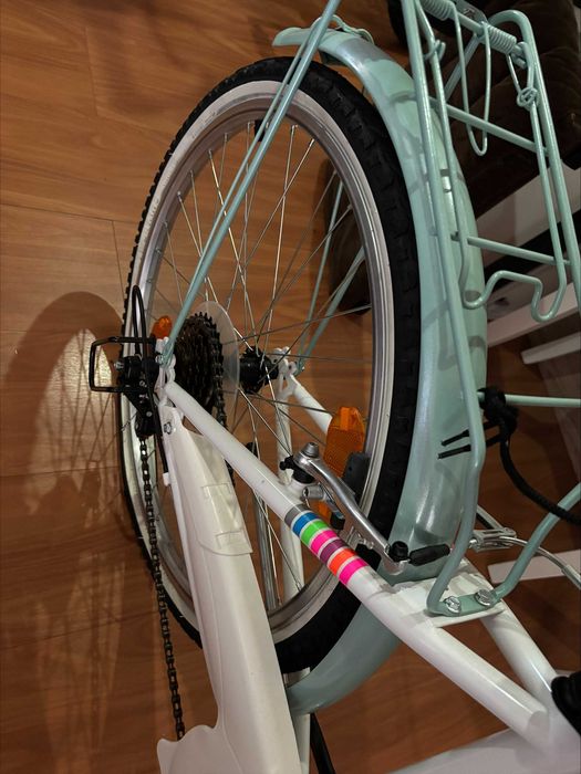 Bicicleta berg verde menta