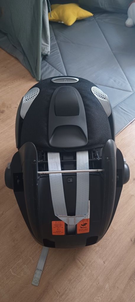 Fotelik nosidło z bazą Cybex stan idealny