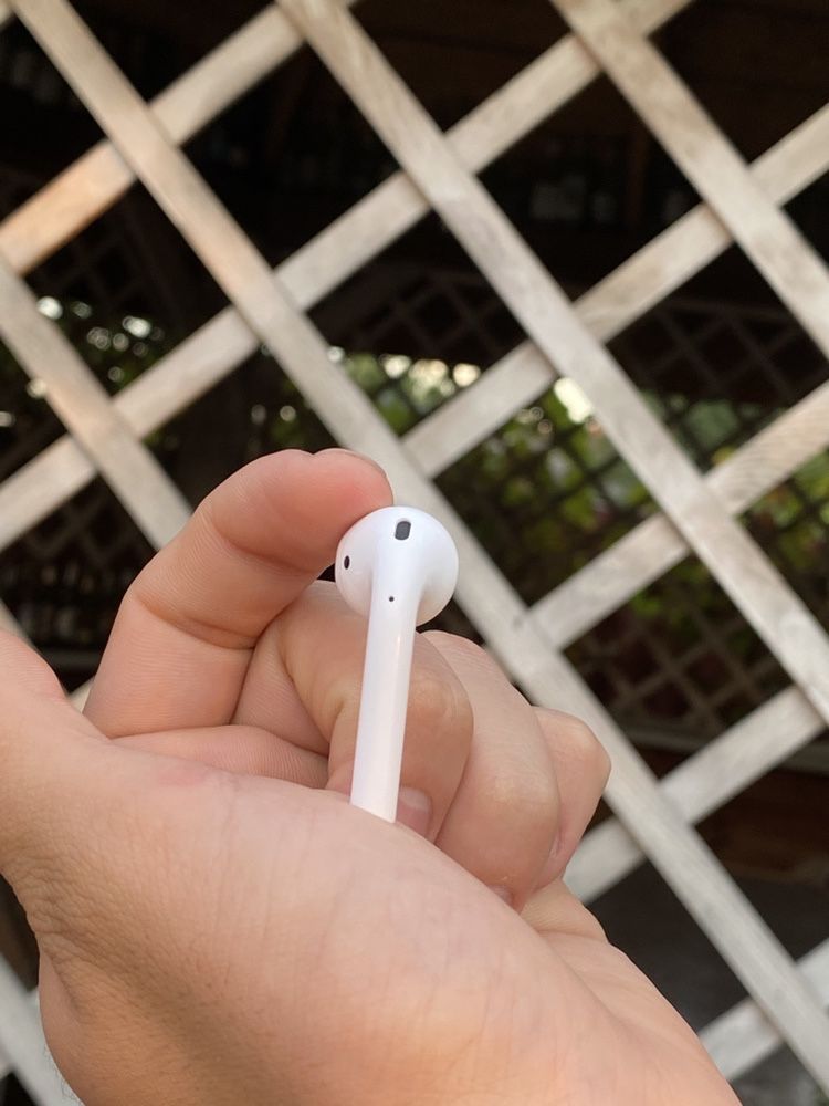 Поштучно Кейс A1602, AirPods 1/2 левый A1722/A2031, правый A1523/A2032