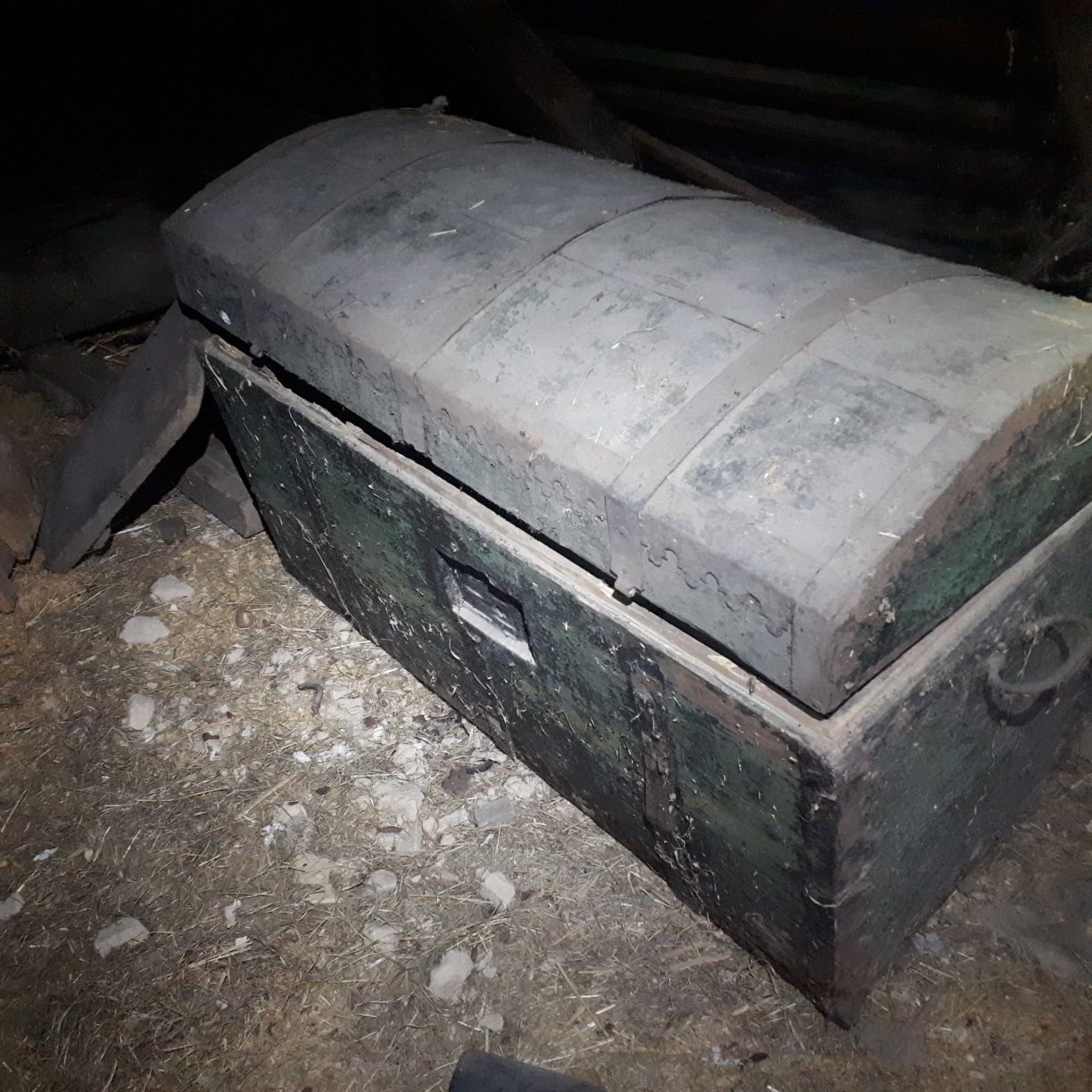 Stary kufer drewniana skrzynia wysyłka