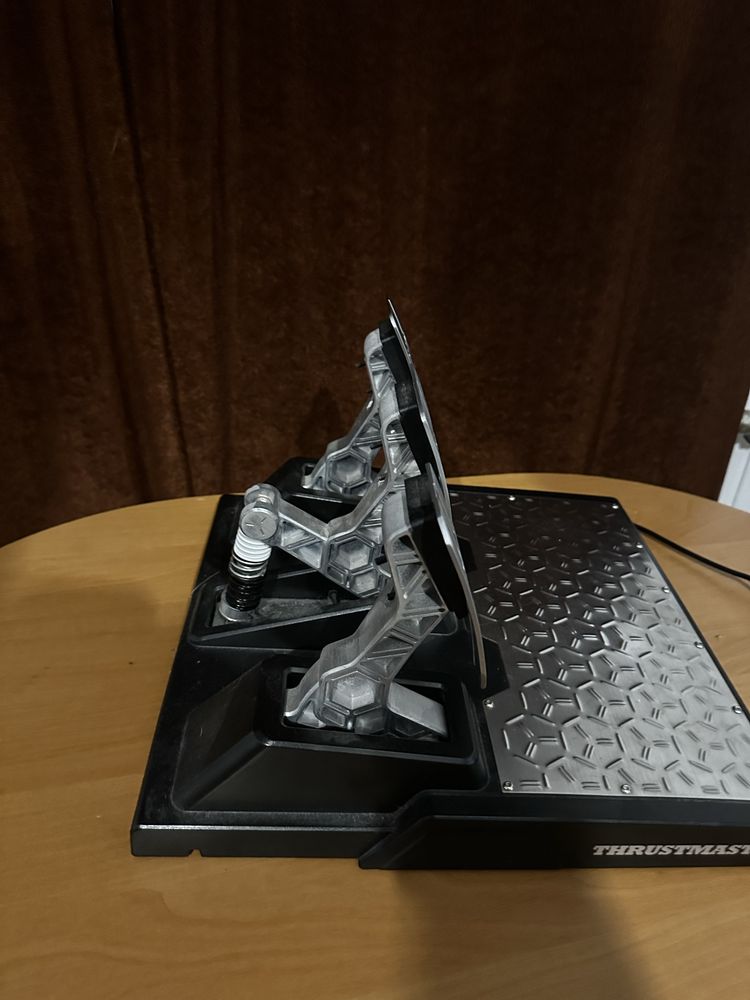 Pedaly Thrustmaster T-LCM