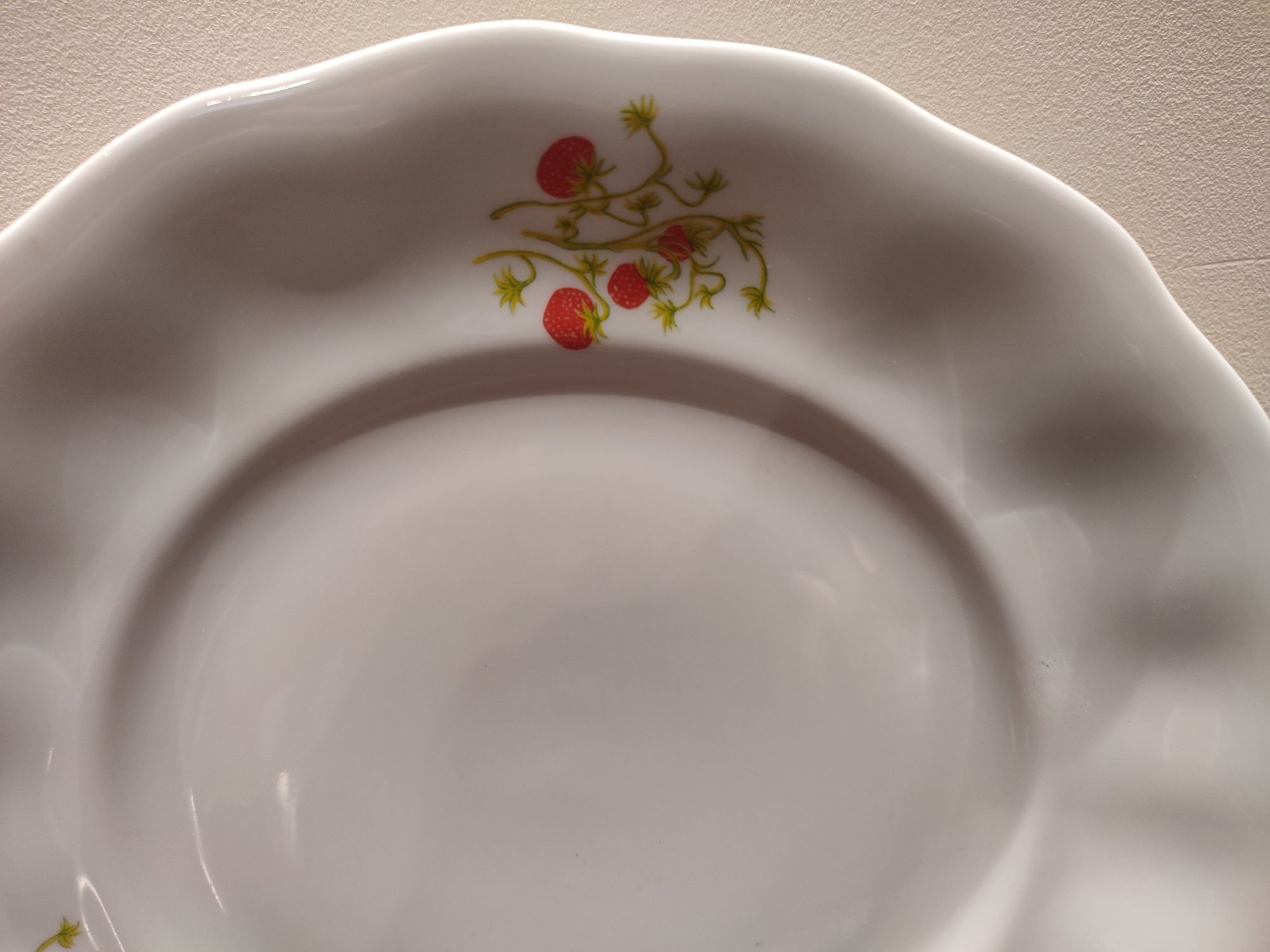 Duży śliczny talerz na ciasto porcelana Karolina