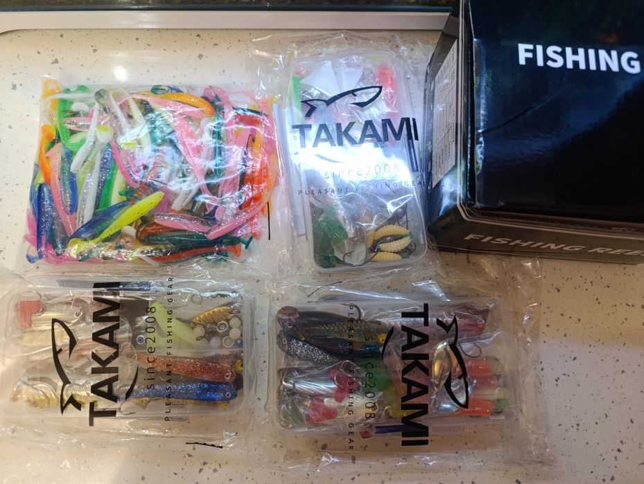 Спінінг катушка щука судак набір приманок силікон