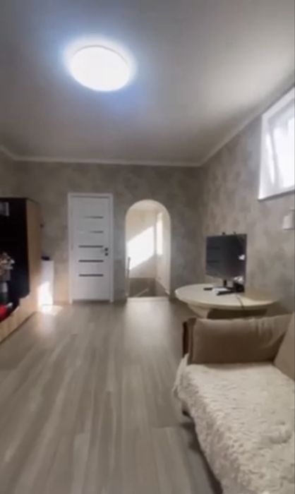 Продам срочно дом 2 этажа ,центр Жуковского ул