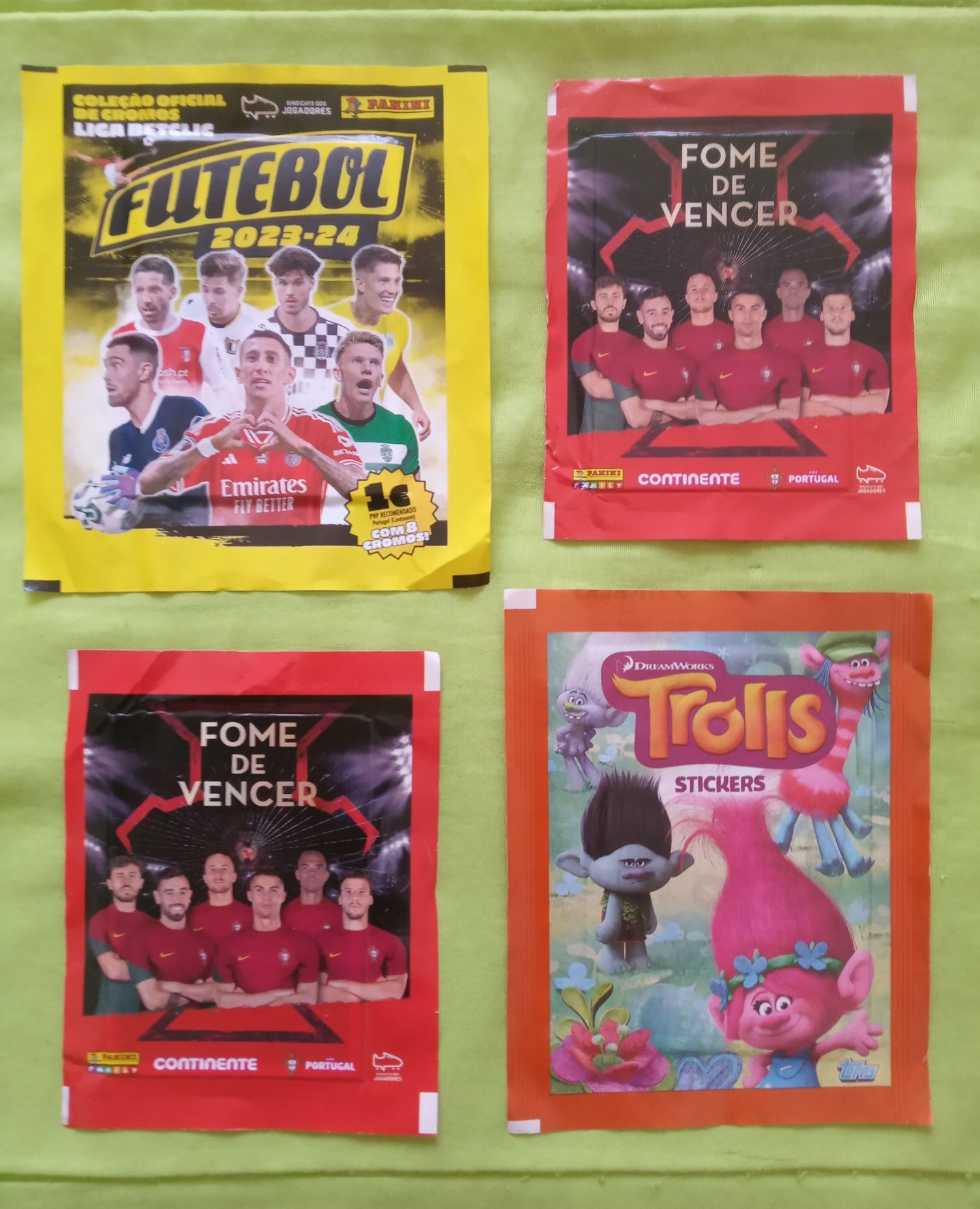 Lote de 32 SAQUETAS de CROMOS