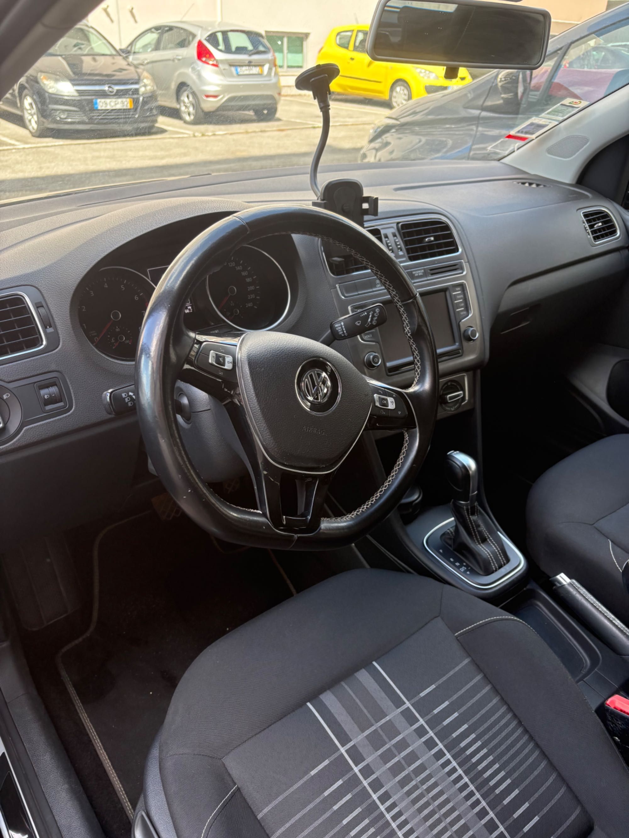 Automóvel Polo TSI Lounge