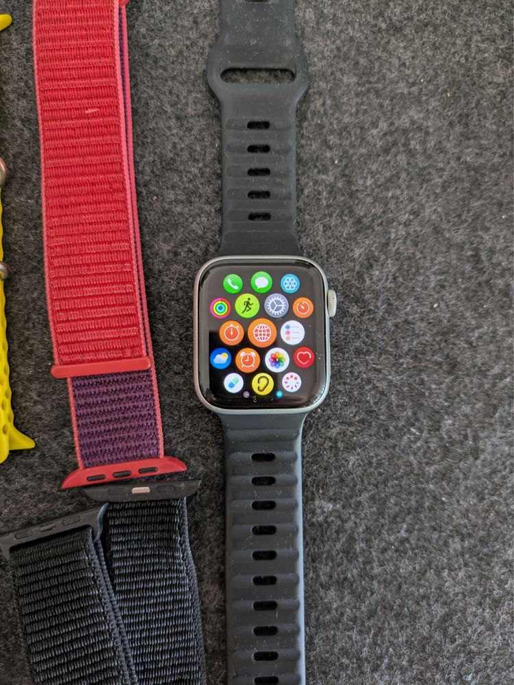 Apple Watch SE com acessórios