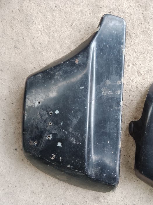 WSK boczek prawy plastik schowek garbuska