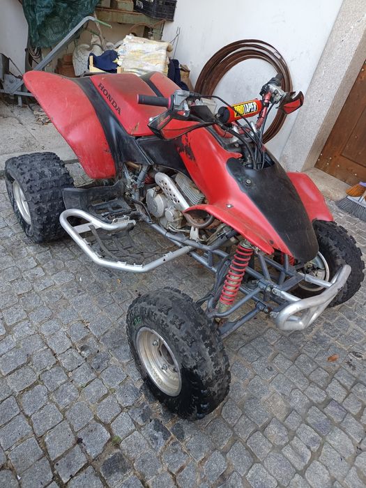 TRX 400 matrículada