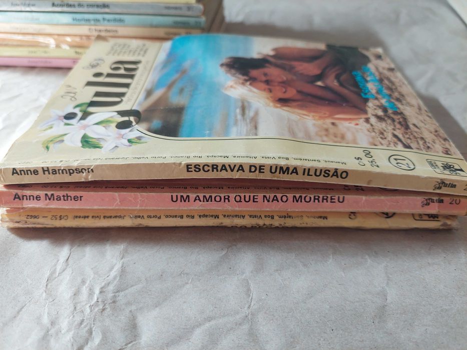 Livros Sabrina  Julia Bianca e outros - 32