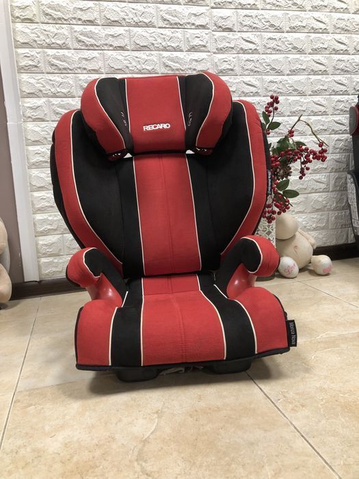 Автокрісло Recaro Monza Nova 2 Seatfix група 2/3 (15-36кг) рекаро