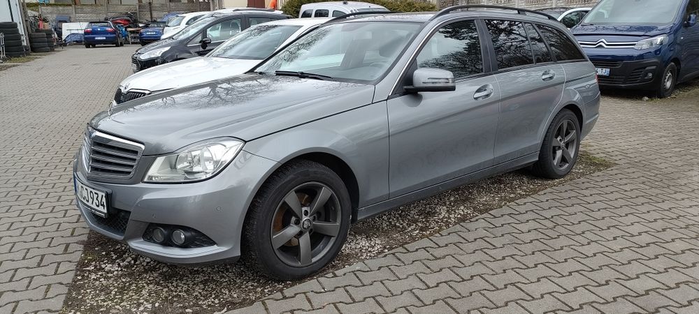 Mercedes-Benz C-Klasa / Kombi / 2.2 CDI / Delikatnie uszkodzony