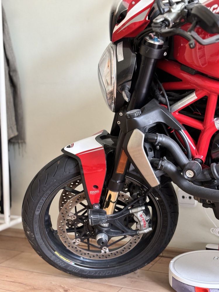 Ducati Monster 1200R