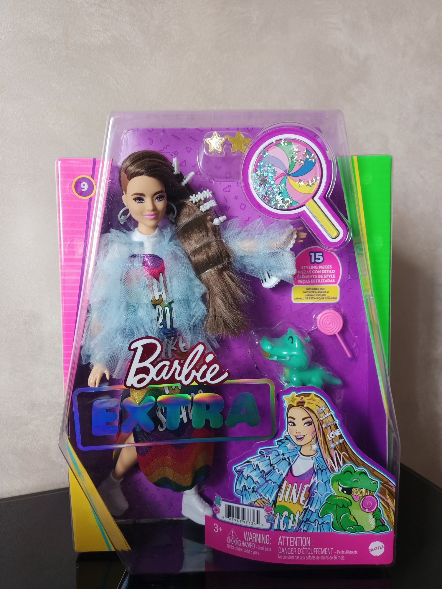 Barbie Extra Doll & Accessories with Long Brunette Hair. Оригінал