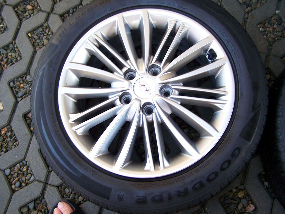J.Nowe Opony Całoroczne  Alu 17" Czujniki  Tpms  Hyundai KONA