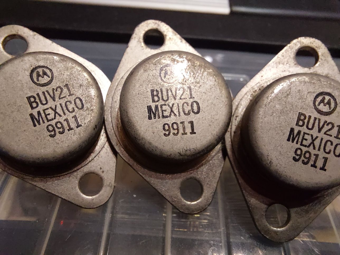 BUV21 oryginalny Motorola, ze starych zapasów, 40A 8Mhz 250V