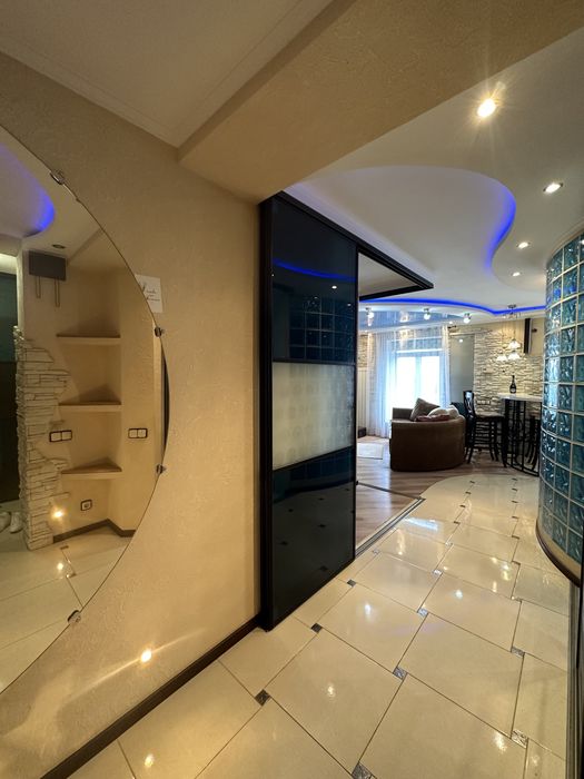 1-к на Ентузіастів