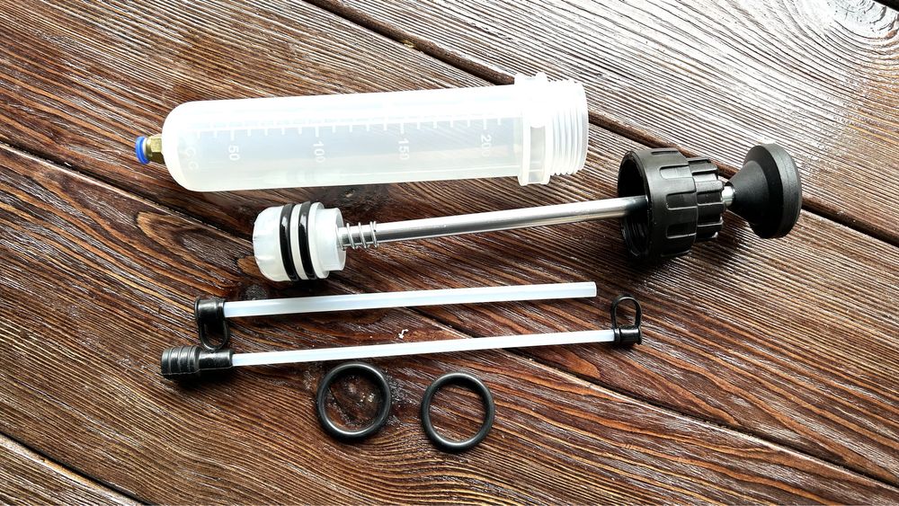 Шприц автомобильный 500 мл или 200 мл экстрактор