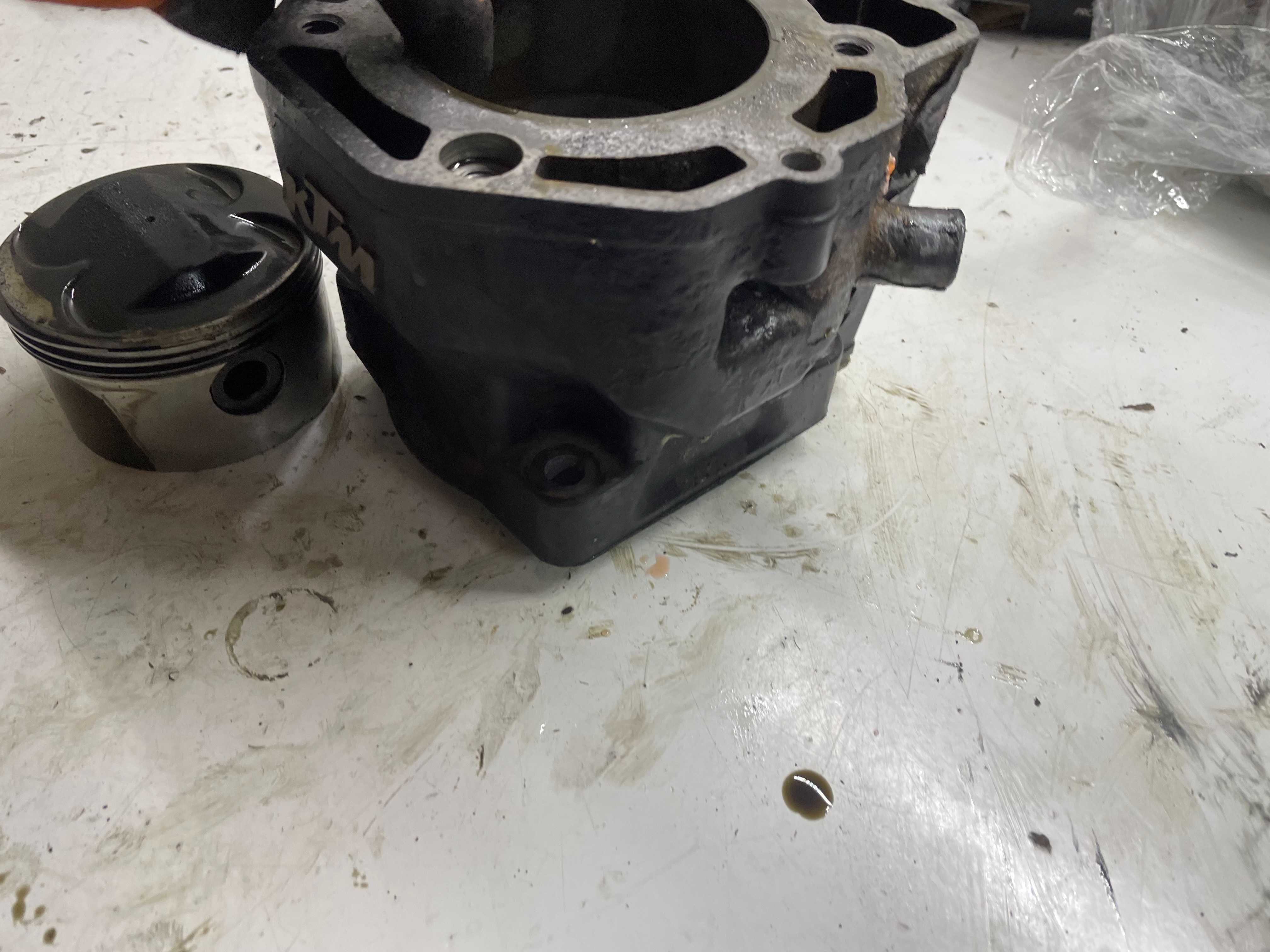 Ktm lc4 620 cylinder tłok